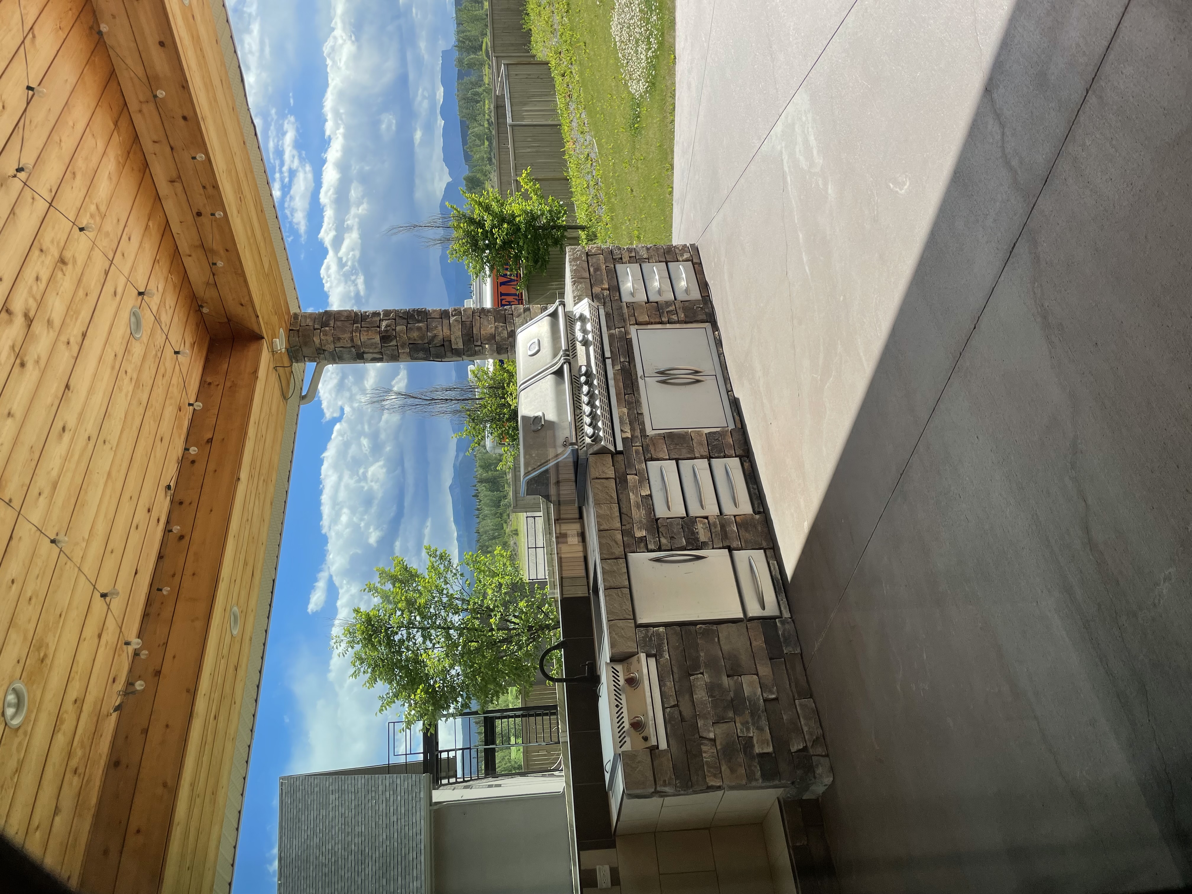 Covered patio lounge at Hinton Guest House